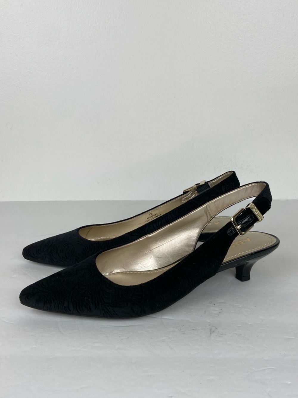 Anne Klein Expert Velvet Pump Shoes Size 7 M Black Sling Back Preppy Elegant - Picture 5 of 12